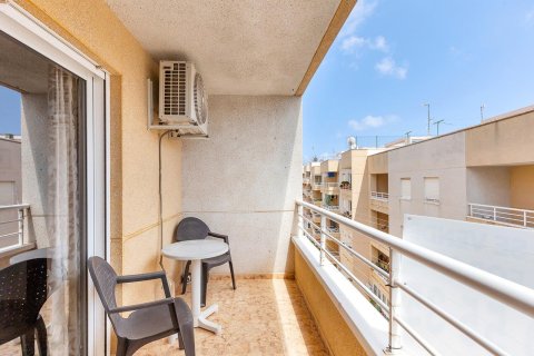 Apartamento en venta en Torrevieja, Alicante, España 3 dormitorios, No. 189873 - foto 11