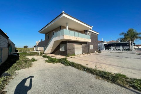 Villa i Torrevieja, Alicante, Spanien 3 sovrum, 441 kvm. Nr. 189869