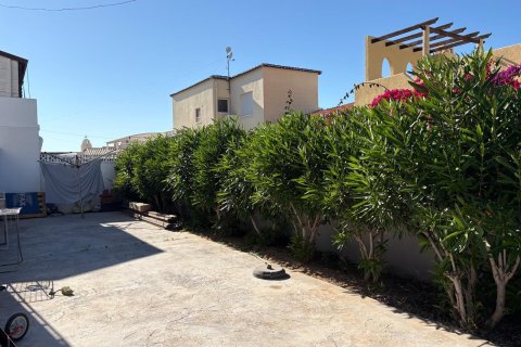 Villa till salu i Torrevieja, Alicante, Spanien 2 sovrum, 130 kvm. Nr. 189871 - foto 25