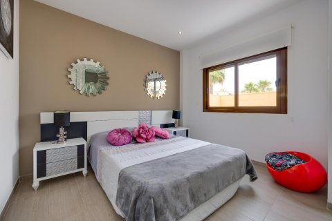 Villa à vendre à Alicante, Espagne, 3 chambres, 120 m2 No. 189870 - photo 15