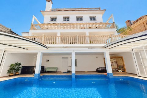 Huvila myytävänä Dehesa De Campoamor, Alicante, Espanja, 4 makuuhuonetta, 431 m2 No. 189874 - kuva 30