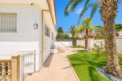 Huvila myytävänä Dehesa De Campoamor, Alicante, Espanja, 4 makuuhuonetta, 431 m2 No. 189874 - kuva 22