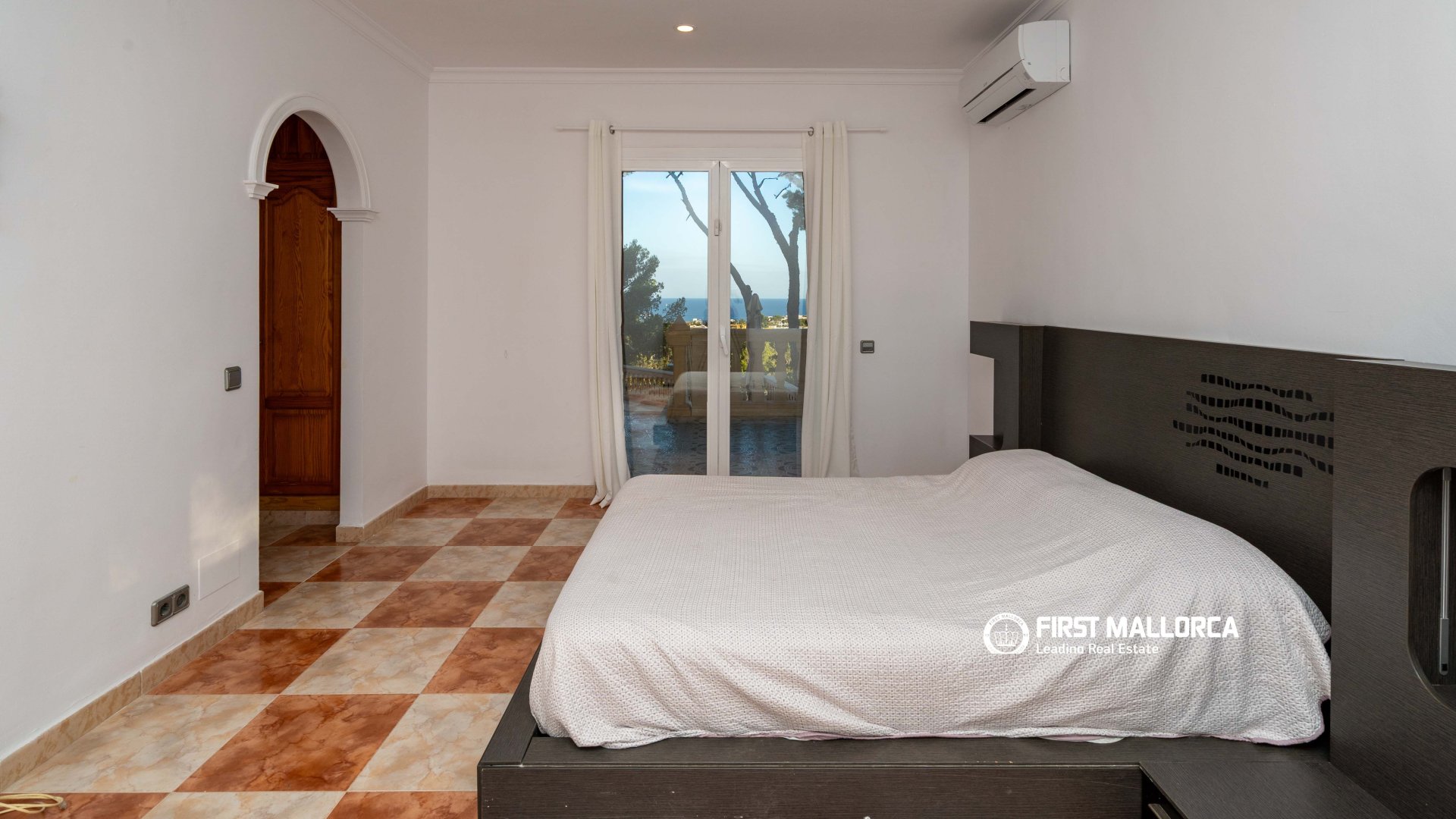 Villa en Mallorca, España 5 dormitorios, 334 m2 No. 183523