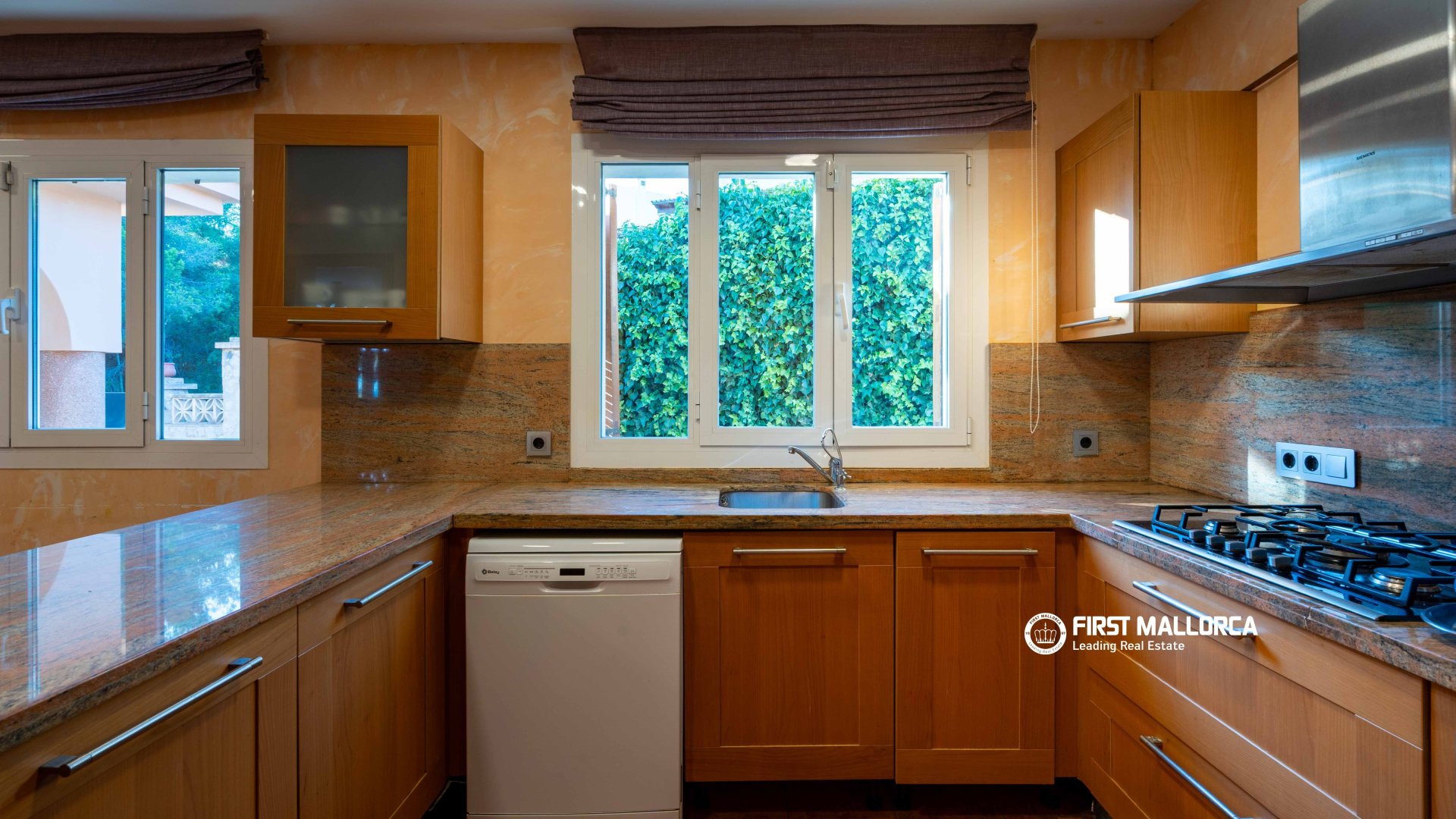 Villa en Mallorca, España 5 dormitorios, 334 m2 No. 183523