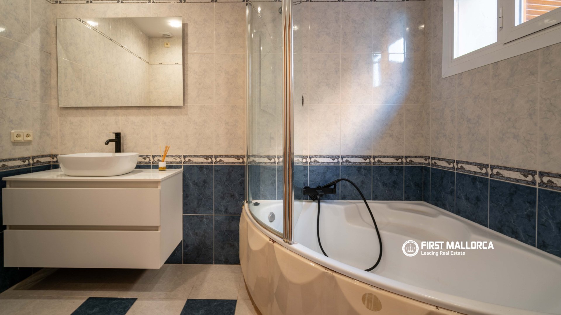 Villa en Mallorca, España 5 dormitorios, 334 m2 No. 183523