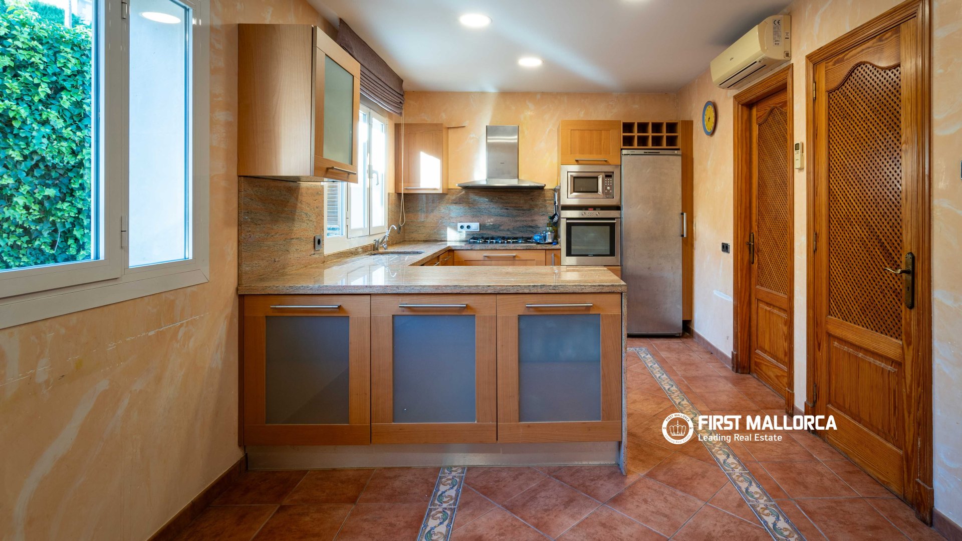 Villa en Mallorca, España 5 dormitorios, 334 m2 No. 183523