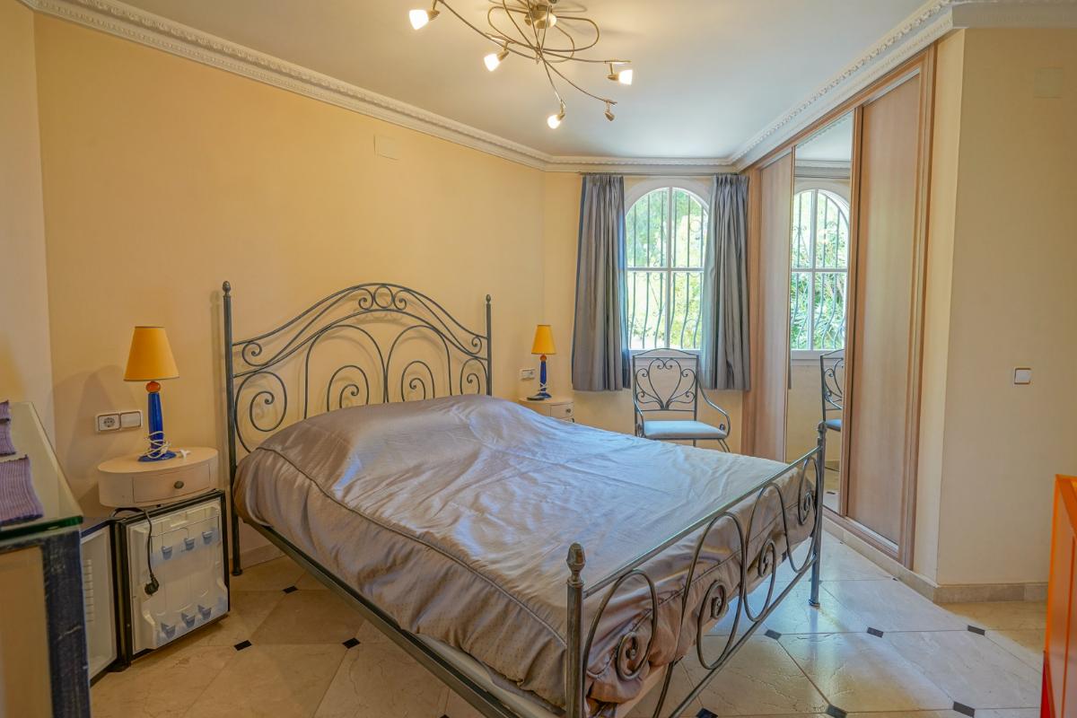 Villa i Pedreguer, Alicante, Spanien 5 sovrum, 392 kvm. Nr. 78901