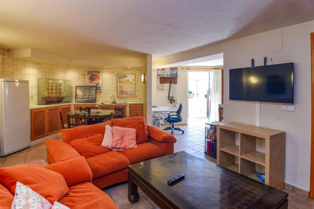 Villa i Pedreguer, Alicante, Spanien 5 sovrum, 392 kvm. Nr. 78901