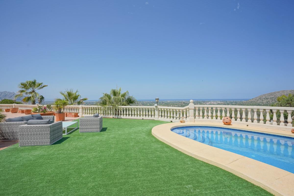 Villa i Pedreguer, Alicante, Spanien 5 sovrum, 392 kvm. Nr. 78901