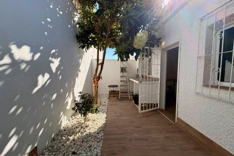 House for sale in Alicante, Spain 3 bedrooms, 95 sq.m. No. 194795 - photo 22