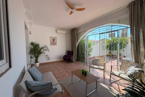 House for sale in Alicante, Spain 3 bedrooms, 95 sq.m. No. 194795 - photo 2
