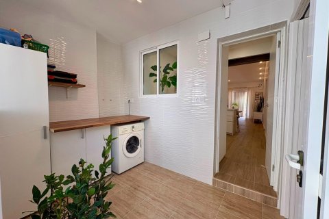 House for sale in Alicante, Spain 3 bedrooms, 95 sq.m. No. 194795 - photo 18