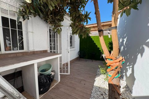 House for sale in Alicante, Spain 3 bedrooms, 95 sq.m. No. 194795 - photo 16