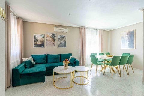 Villa for sale Punta Prima, Alicante, Spain 3 bedrooms, 182 sq.m. No. 139347 - photo 5