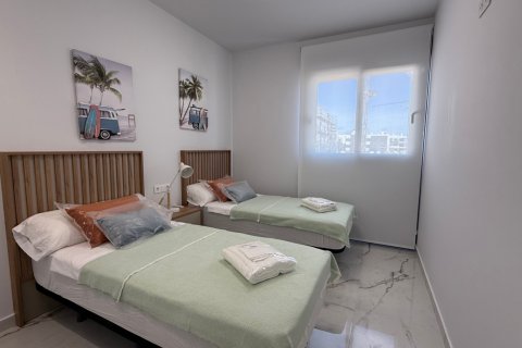 Apartment à vendre Alicante, Espagne, 2 chambres, 96 m2 No. 139344 - photo 2