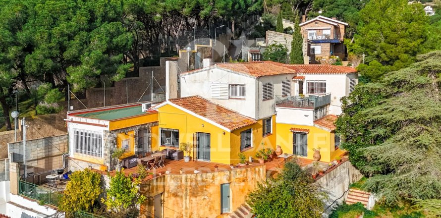 Casa a Barcelona, Spagna 6 camere da letto, 260 mq. N° 157082