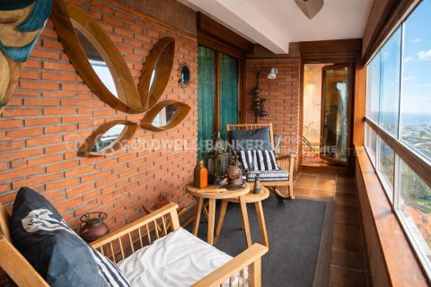 Apartment for sale in Vigo, Pontevedra, Spain 5 bedrooms, 332 sq.m. No. 156874 - photo 8