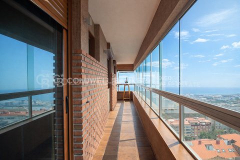 Apartment for sale in Vigo, Pontevedra, Spain 5 bedrooms, 332 sq.m. No. 156874 - photo 9