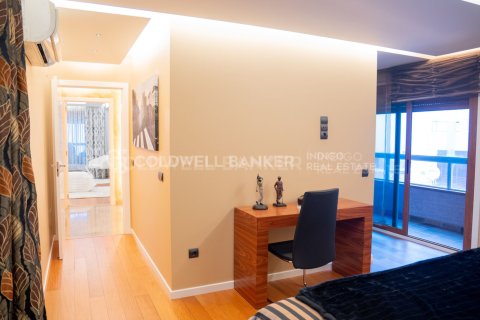 Apartment for sale in Vigo, Pontevedra, Spain 5 bedrooms, 332 sq.m. No. 156874 - photo 28