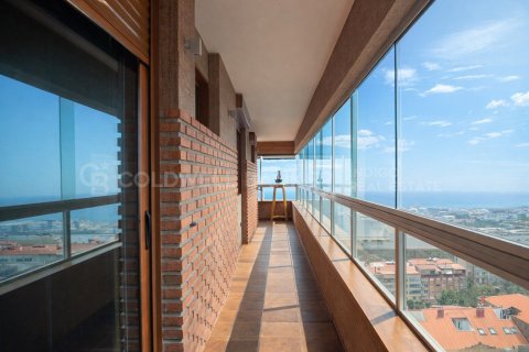 Apartment for sale in Vigo, Pontevedra, Spain 5 bedrooms, 332 sq.m. No. 156874 - photo 9