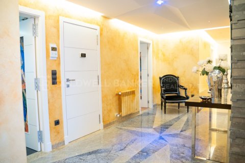 Apartment for sale in Vigo, Pontevedra, Spain 5 bedrooms, 332 sq.m. No. 156874 - photo 16