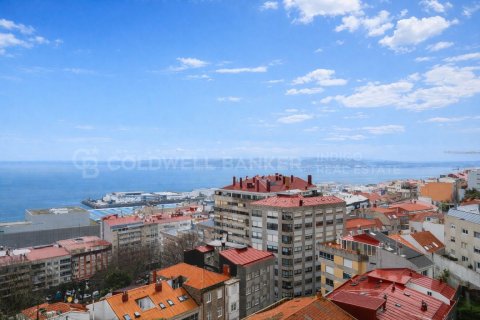 Apartment for sale in Vigo, Pontevedra, Spain 5 bedrooms, 332 sq.m. No. 156874 - photo 12