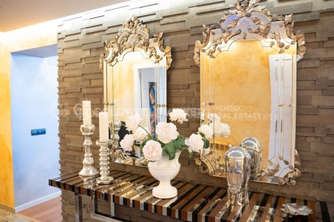 Apartment for sale in Vigo, Pontevedra, Spain 5 bedrooms, 332 sq.m. No. 156874 - photo 15