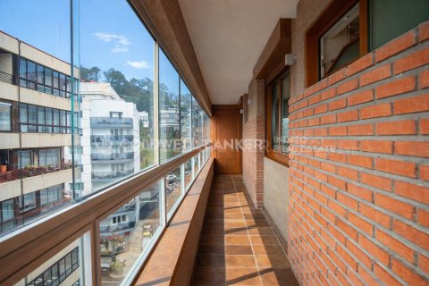 Apartment for sale in Vigo, Pontevedra, Spain 5 bedrooms, 332 sq.m. No. 156874 - photo 10