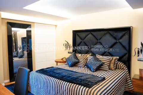 Apartment for sale in Vigo, Pontevedra, Spain 5 bedrooms, 332 sq.m. No. 156874 - photo 26