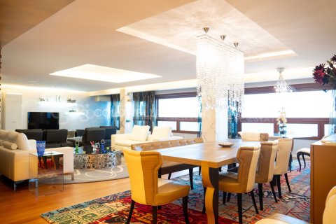 Apartment for sale in Vigo, Pontevedra, Spain 5 bedrooms, 332 sq.m. No. 156874 - photo 2