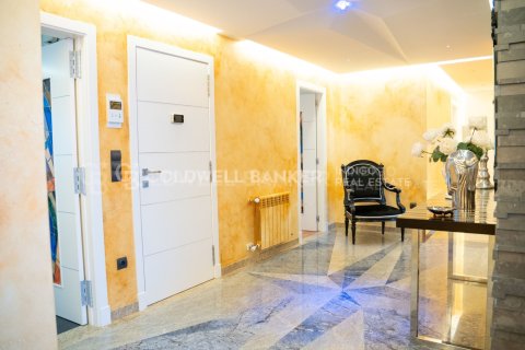 Apartment for sale in Vigo, Pontevedra, Spain 5 bedrooms, 332 sq.m. No. 156874 - photo 17