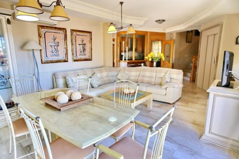Villa zum Verkauf in Guardamar del Segura, Alicante, Spanien 5 Schlafzimmer, 261 m2 Nr. 180595 - Foto 3