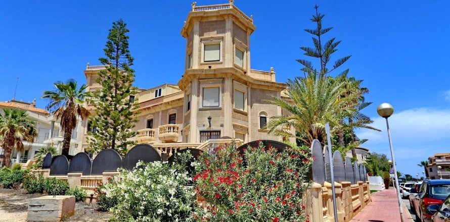 Villa in Guardamar del Segura, Alicante, Spanien 5 Schlafzimmer, 261 m2 Nr. 180595
