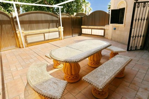 Villa zum Verkauf in Guardamar del Segura, Alicante, Spanien 5 Schlafzimmer, 261 m2 Nr. 180595 - Foto 9