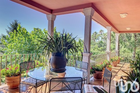 Продажа дома в Понтеведра, Испания 4 спальни, 7100м2 №153937 - фото 5