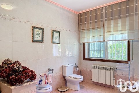 Продажа дома в Понтеведра, Испания 4 спальни, 7100м2 №153937 - фото 21