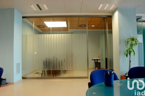 Commercial property for sale in Chiclana de la Frontera, Cadiz, Spain 200 sq.m. No. 153934 - photo 12