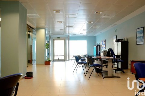 Commercial property for sale in Chiclana de la Frontera, Cadiz, Spain 200 sq.m. No. 153934 - photo 4