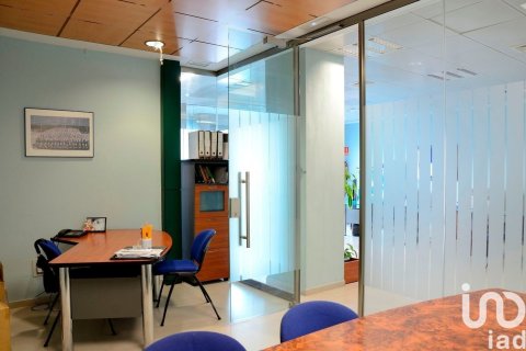 Commercial property for sale in Chiclana de la Frontera, Cadiz, Spain 200 sq.m. No. 153934 - photo 7