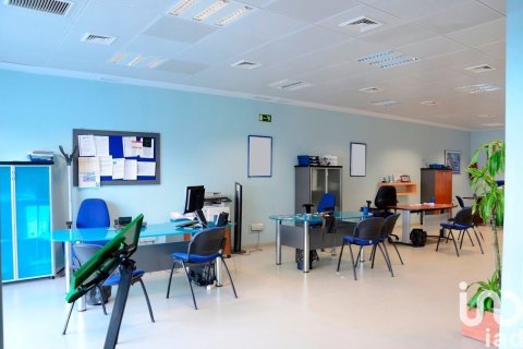 Commercial property for sale in Chiclana de la Frontera, Cadiz, Spain 200 sq.m. No. 153934 - photo 6