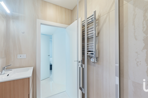 Apartment à vendre à Barcelona, Espagne, 4 chambres, 89 m2 No. 153936 - photo 16