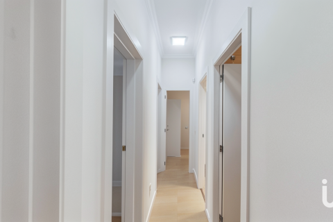 Apartment à vendre à Barcelona, Espagne, 4 chambres, 89 m2 No. 153936 - photo 12