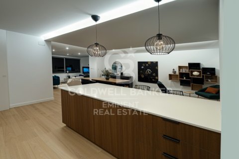 Apartamento en venta en Barcelona, España 2 dormitorios, 147 m2 No. 159548 - foto 4