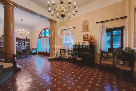 Hus i Castellon, Spanien 11 sovrum, 520 kvm. Nr. 159546