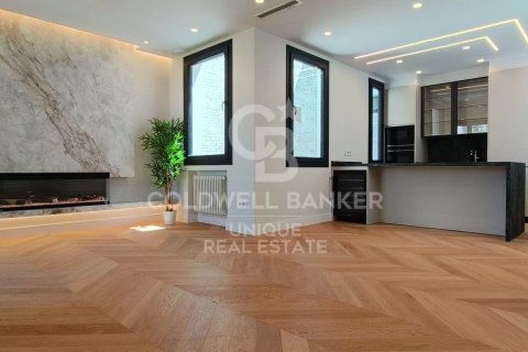 Kattohuoneisto myytävänä Madrid, Espanja, 3 makuuhuonetta, 170 m2 No. 159547 - kuva 2