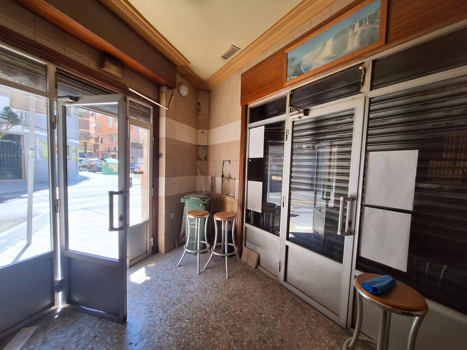 Propiedad comercial en Alicante, España 1 dormitorio, 80 m2 No. 183071