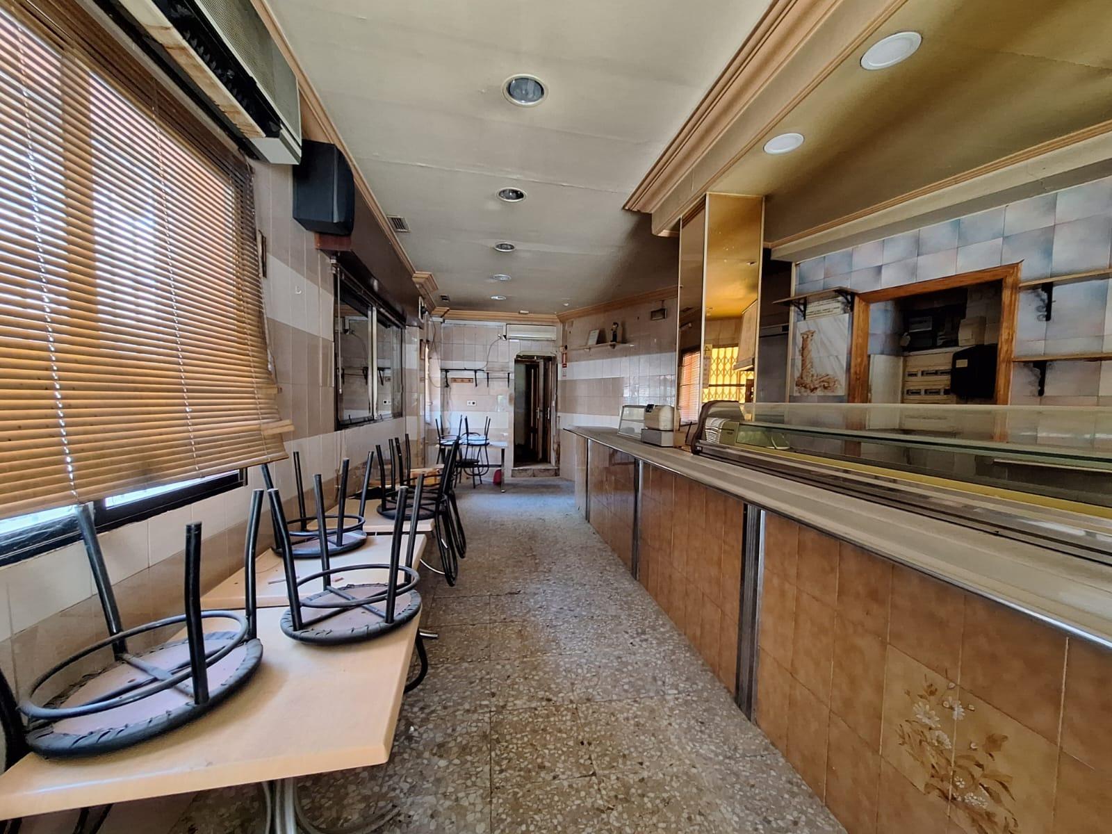 Propiedad comercial en Alicante, España 1 dormitorio, 80 m2 No. 183071