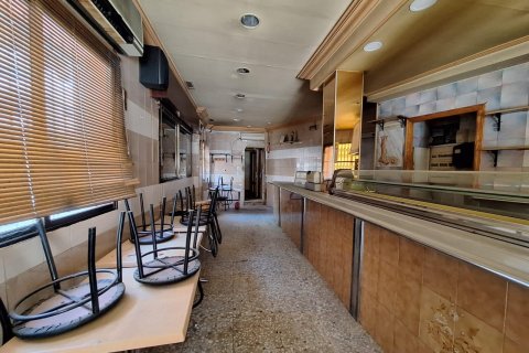 Продажа коммерческой недвижимости в Аликанте, Испания 1 спальня, 80м2 №183071 - фото 3