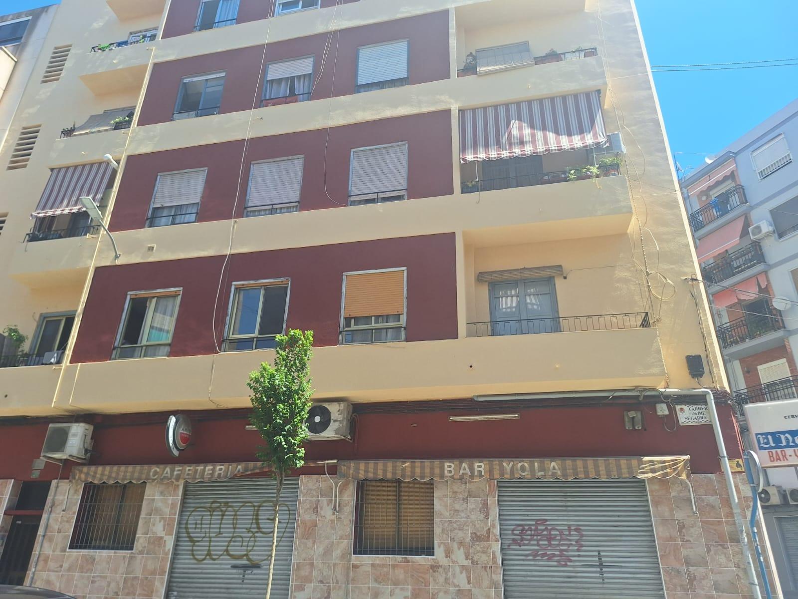 Propiedad comercial en Alicante, España 1 dormitorio, 80 m2 No. 183071