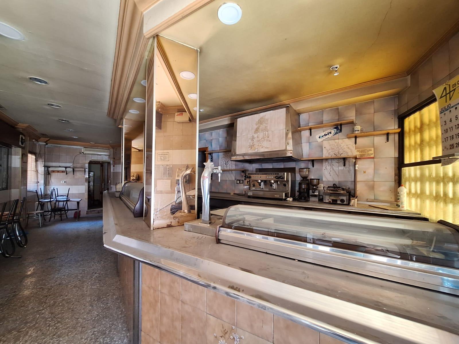 Propiedad comercial en Alicante, España 1 dormitorio, 80 m2 No. 183071